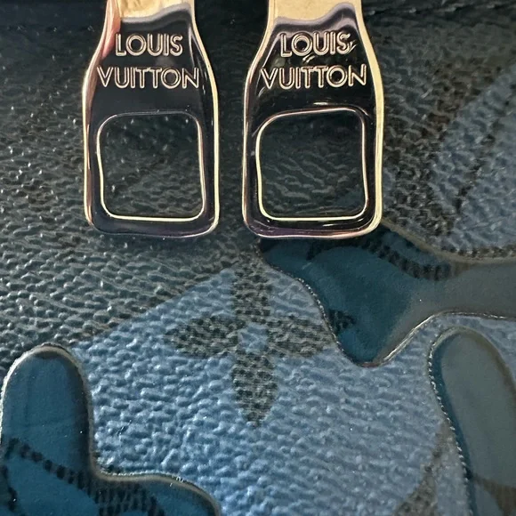 Louis Vuitton Blue Monogram Embossed Leather Shoulder Bag - Picture 7 of 16